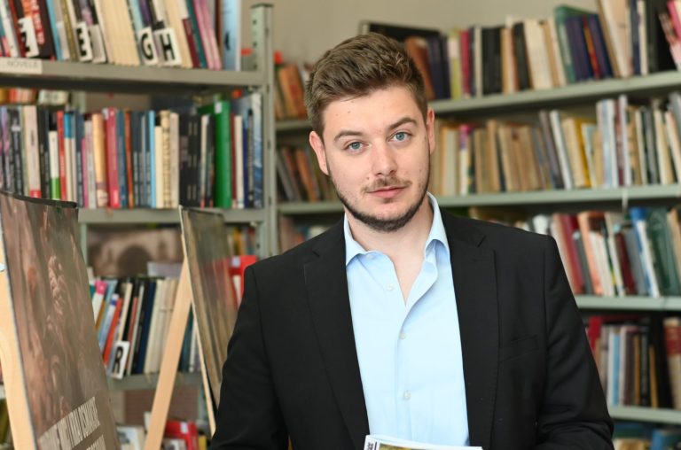 ŠAČIĆ: MOŽE LI POTEMKINIZAM I MASOVNA KULTURNA KARNEVALIZACIJA BITI LOKALNA KULTURNA POLITIKA!?